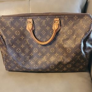 Louis Vuitton speedy